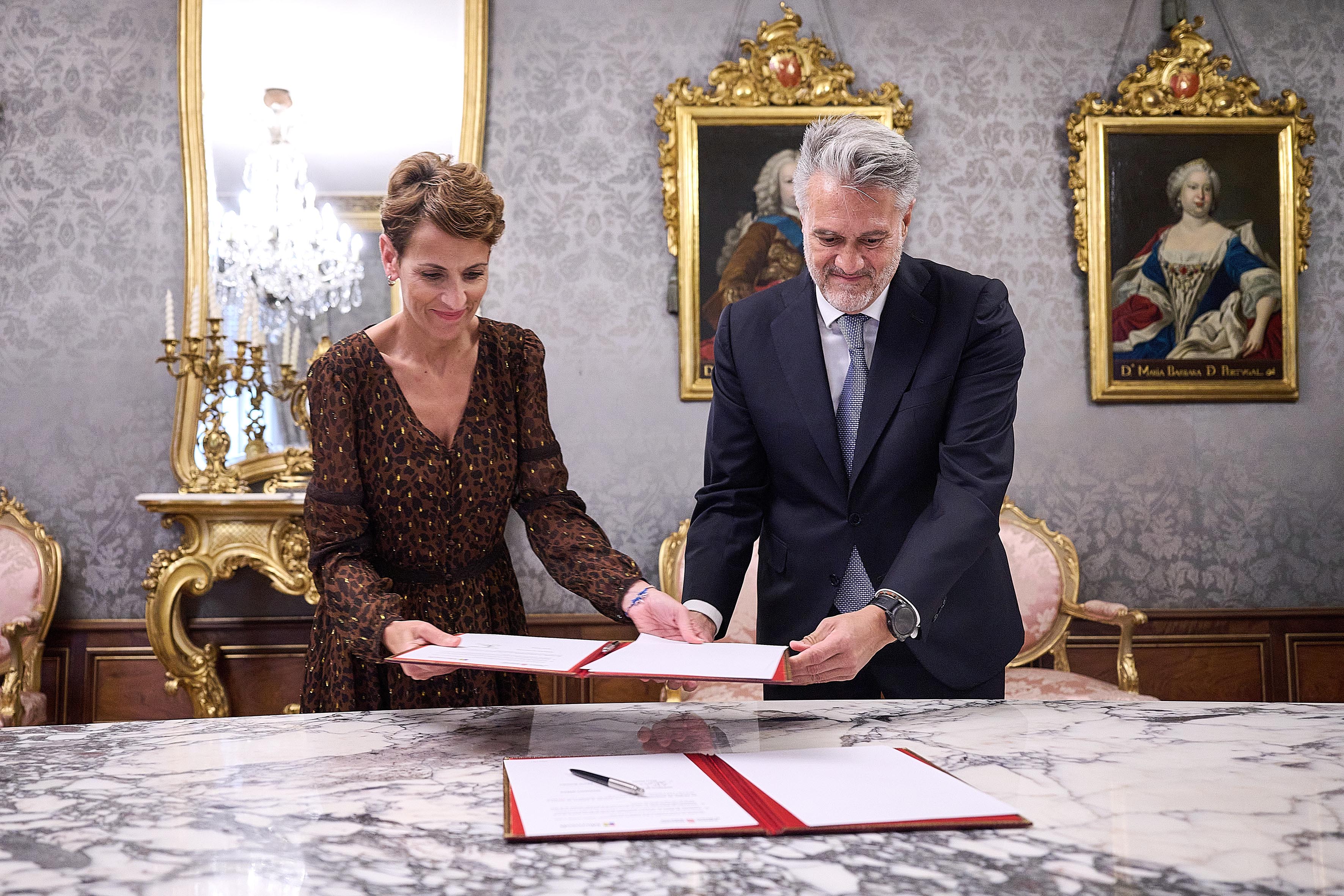 La Presidente Chivite y el presidente de Microsoft Ibérica, Alberto Granados, han firmado un memorandum de colaboración