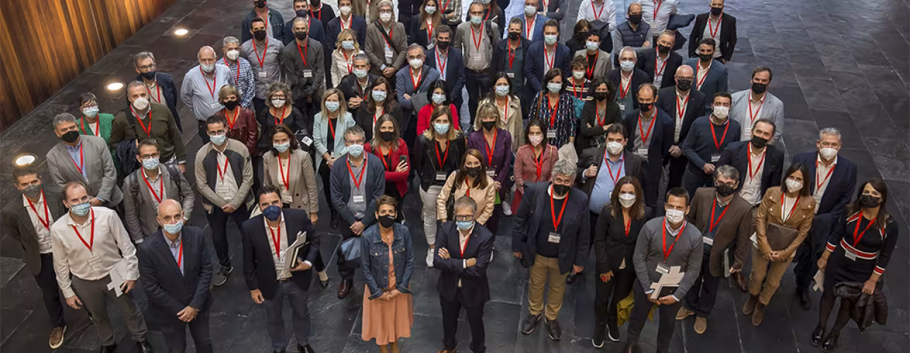 La Presidenta Chivite, junto al resto de participantes