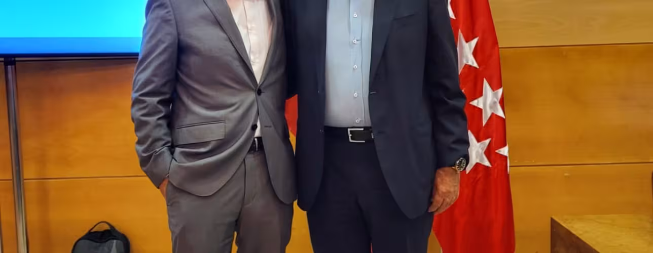 De izda a dcha: Guzmán Garmendia y Leandro Pérez Manzanera