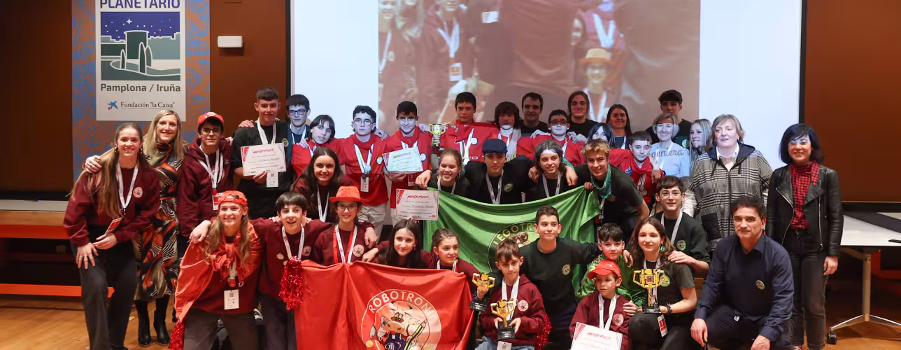 Foto de familia Final First Lego League Navarra