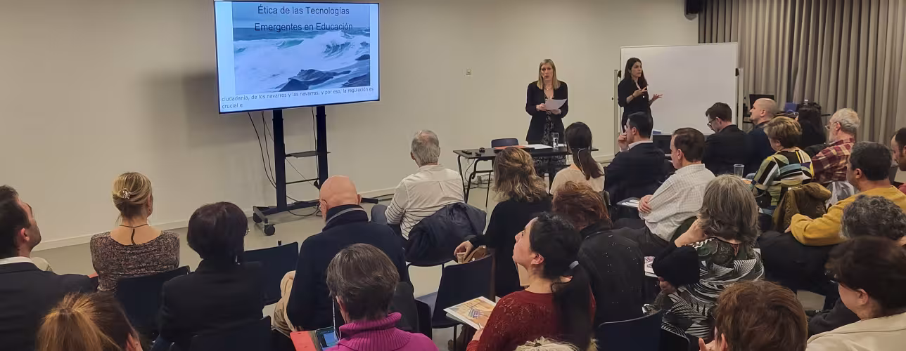 La consejera Fanlo, durante la inauguración del taller "Ética de las tecnologías emergentes".
