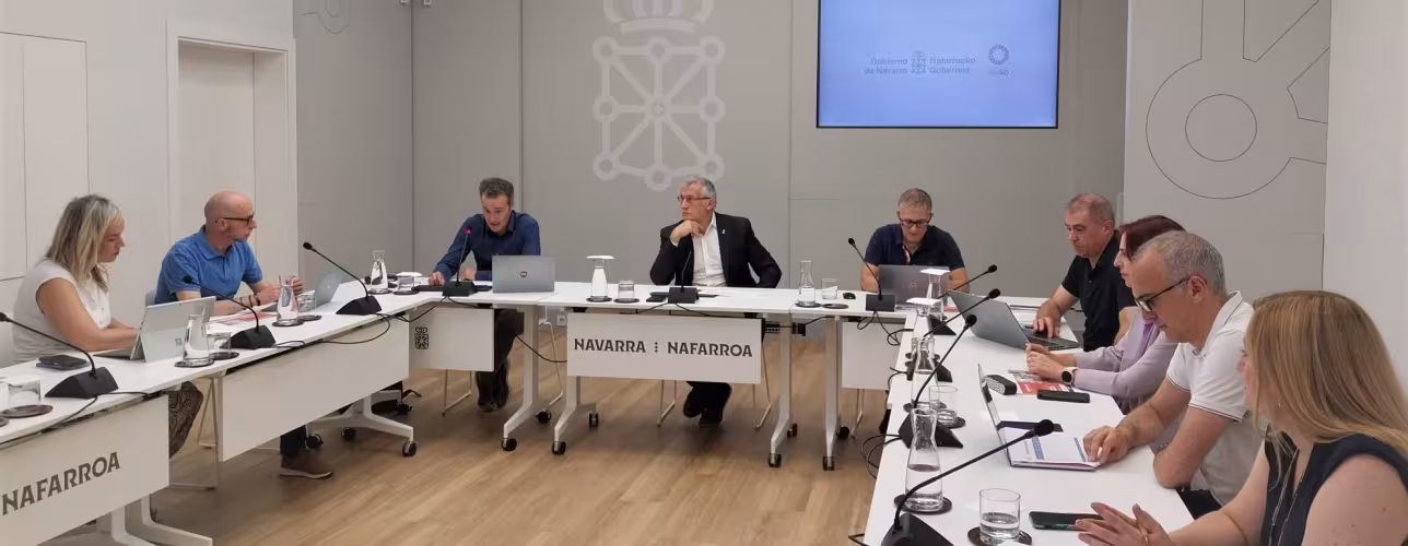 El vicepresidente Taberna y Luis Campos, en la celebración del consejo de administración de Nasertic celebrada esta mañana en el Palacio de Navarra. 