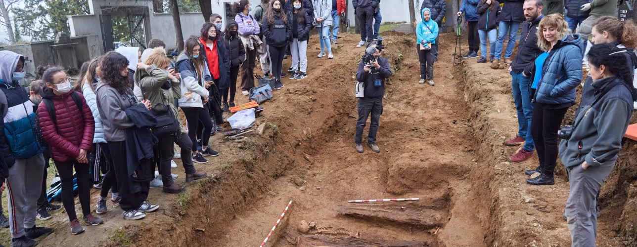 Exhumación en el cementerio municipal de Berriozar (marzo de 2022)