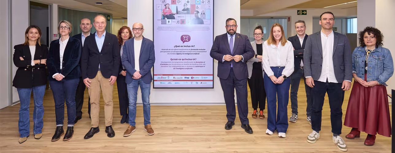 Asistentes y asistentas a la reunión de lanzamiento ('kick-off') de Inclus-IA