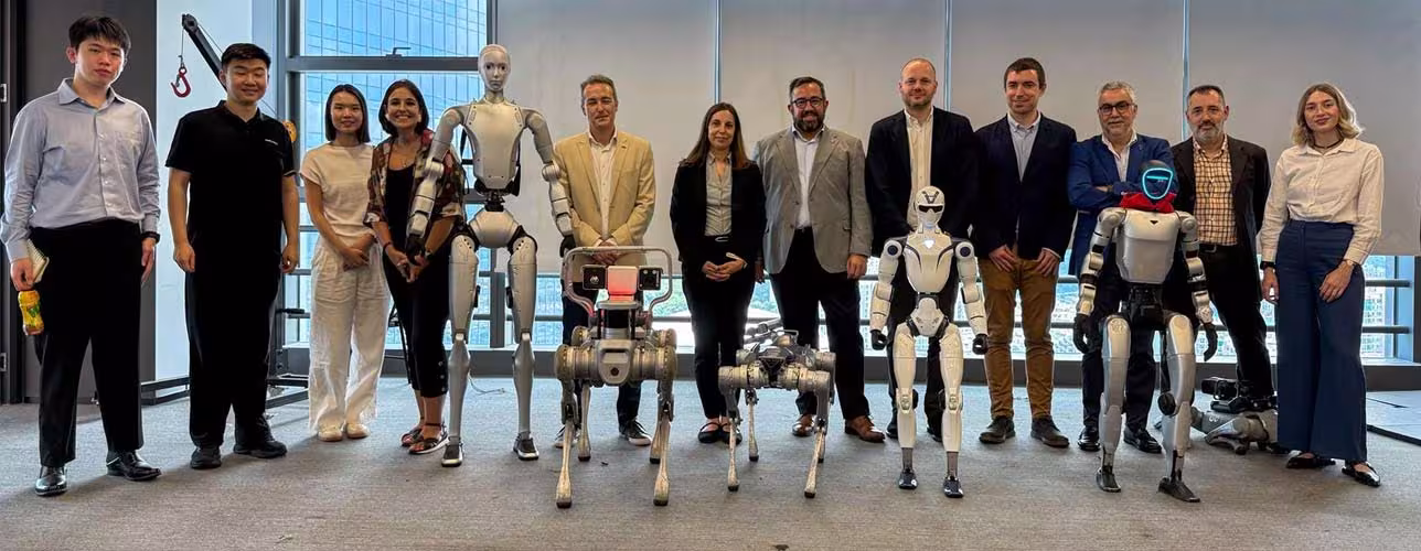 El vicepresidente Remírez, con la delegación navarra que visita estos días empresas chinas especializadas en robótica avanzada, IA y biología sintética.