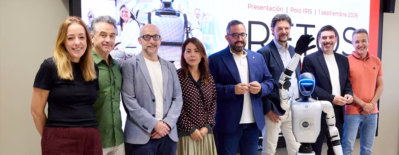 El vicepresidente Remírez, junto a representantes de Fundación La Caixa, de la Asociación Navarra de Daño Cerebral Adquirido (ADACEN) y otros participantes en la presentación de la iniciativa